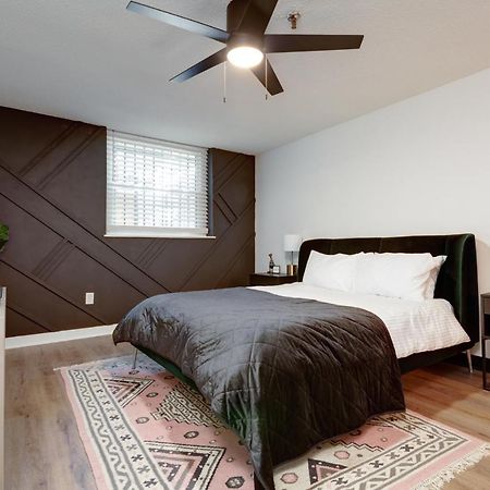 Entire Condo In Downtown Winston エクステリア 写真