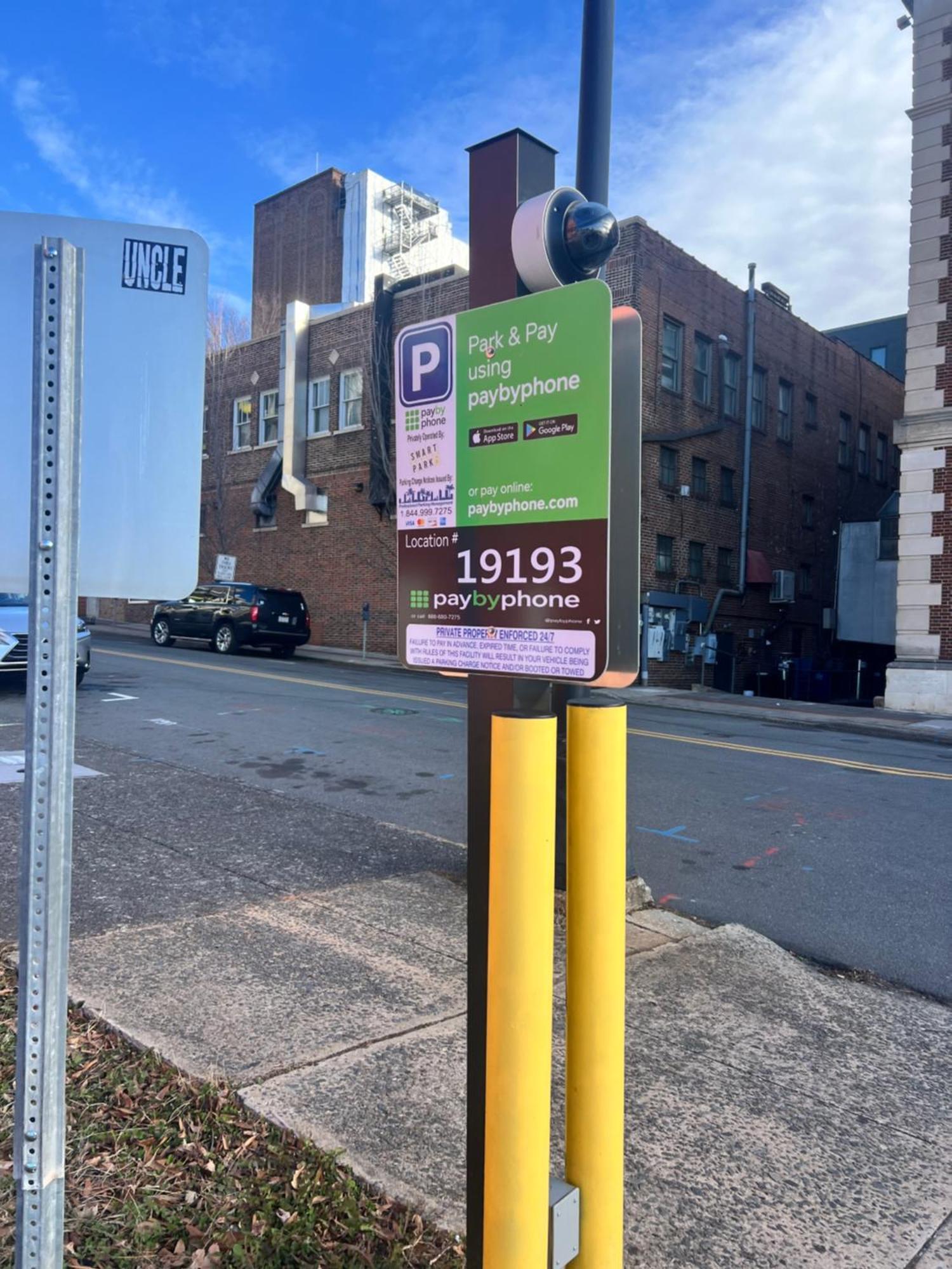 Entire Condo In Downtown Winston エクステリア 写真